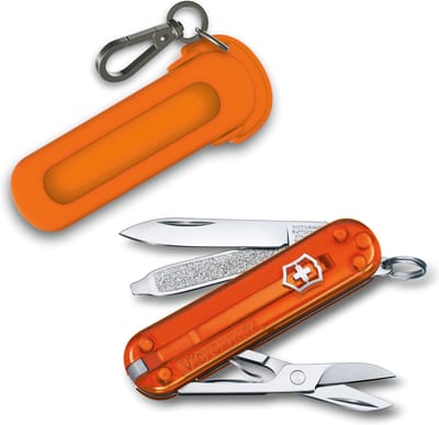 Victorinox Classic SD Zakmes met Mango Tango Siliconen Hoes Fire Opal