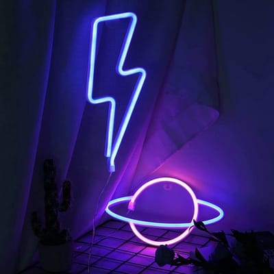 Neon led lamp - Bliksem Blauw + Planeet Roze / Blauw - Incl. 6 AA batterijen - Neon Verlichting - Wandlamp