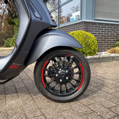 Vespa Sprint - Velgen Stickers Vespa - Rood - Sticker voor 12 inch Scooter Velgen - 8 stuks