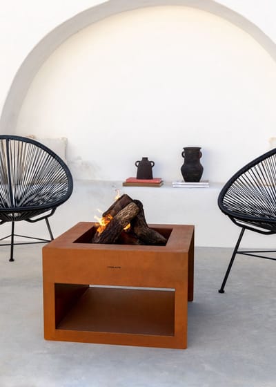 CREATE - Vierkante tuinvuurplaats van cortenstaal, brazier met ruim opbergvak voor brandhout - FIRE PIT CUBE