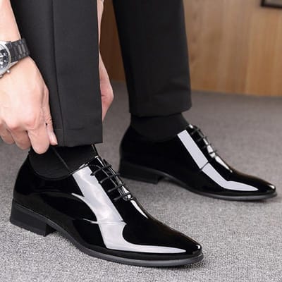 Herfst Nieuwe Heren Zakelijke Jurk Puntige Neus Lakleren Schoenen Jeugd All-match Veterschoenen Grote Maat Herenschoenen Bruidegom Trouwschoenen 43 zwart