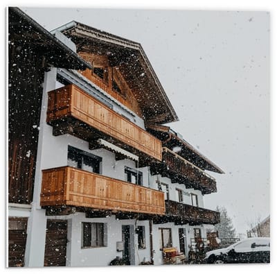 Forex - Gebouw tijdens de Sneeuw - 50x50cm Foto op Forex