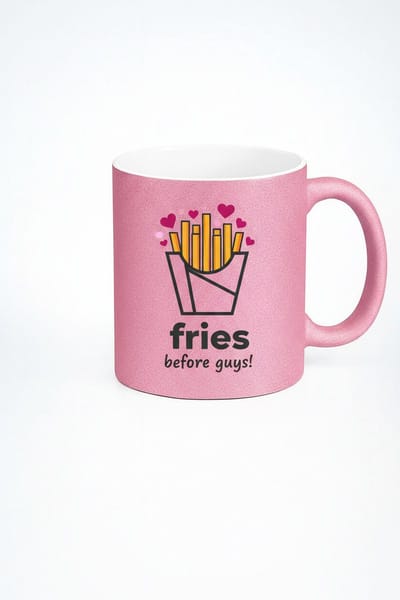 Roze Glitter Mok 'Fries Before Guys!' met Frietjes & Harten - Grappig Cadeau Vrouwen & Meiden
