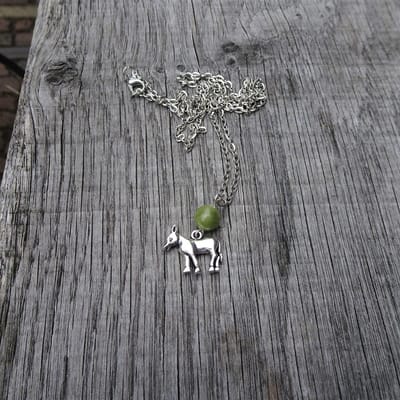 GoedeDoelen.Shop | Ketting Janneke | Ezel Ketting | Ketting Met Natuursteen | Groene Jaspis | Donkey Ketting | Dieren Sieraad | Dierenwelzijn | Cadeautje | Wellness-House