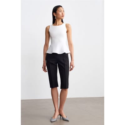Fitted Mouwloze Crepe Peplum Blouse
