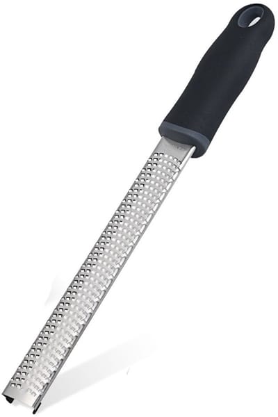 EXCITAT Kaasrasp - Premium rasp - Extreem scherp - Roestvrij staal - Met beschermkap en reinigingsborstel - Geschikt voor het raspen van Parmezaanse kaas, citroen, nootmuskaat, gember
