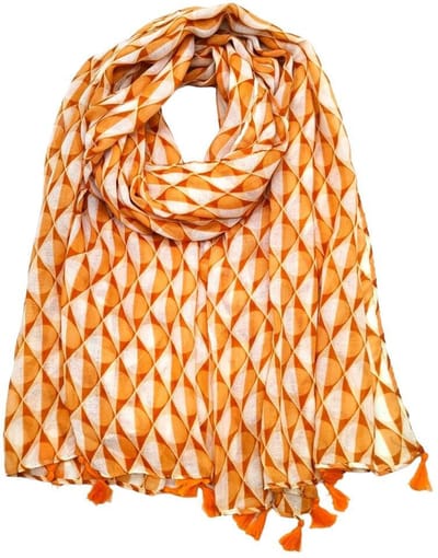 Lange dames sjaal Jitske fantasiemotief geometrische print oranje wit abrikoos burnt orange