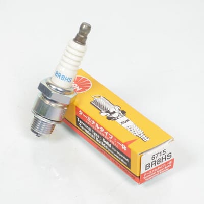 Bougie d'allumage NGK pour Scooter Yamaha 50 Bw's Original 1999 à 2003 Neuf
