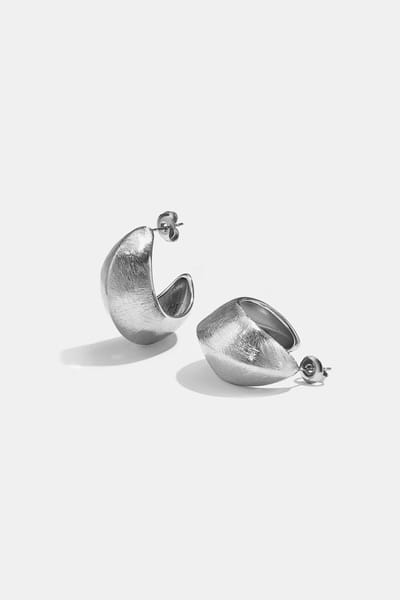Oorbellen in de vorm van een cirkel, casual, dagelijks en eenvoudig, uit de dames sieradenserie. - Goudkleur