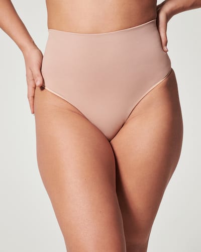 SPANXshape™ ExtraOrdinary Thong - Kleur Beige - Maat L