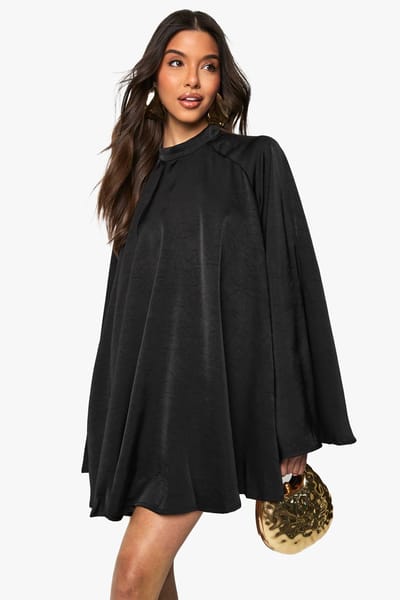 boohoo Dames Textured Satin Open Back Swing Playsuit | Zwart | Maat: 36