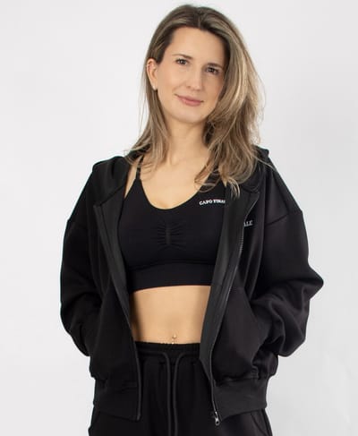 Serenity Cooldry Jacket | CAPO FINALE - Jacket | M | Kleur Black | Sportkleding | Activewear | Gymkleding | Fitnesskleding | Sportoutfit | Fitness | Hardlopen | Crossfit | Yoga | Pilates | Krachttraining