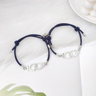 Lot de 2 bracelets aimantés pour couple, menottes, réglables, assortis, pour amoureux, cadeau de Saint-Valentin white