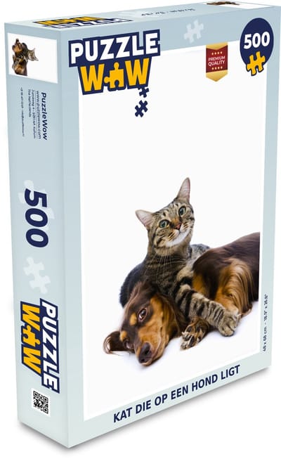 Puzzel Kat die op een hond ligt - Legpuzzel - Puzzel 500 stukjes