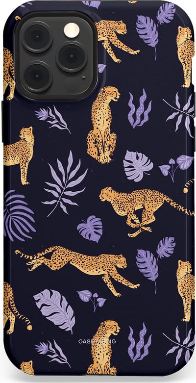 Casetastic Hoesje Geschikt voor Apple iPhone 12/12 Pro Magsafe - Stijlvolle Beschermende Duo-layer Case - Cheetah charisma