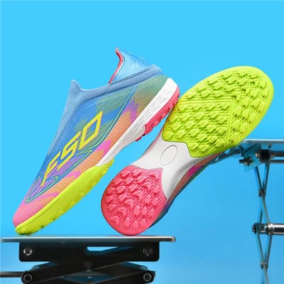 Nieuwe unisex voetbal schoenen, met keuze uit verschillende soorten noppen (TF en FG), 4 kleuren beschikbaar. Zolen met noppen. 42