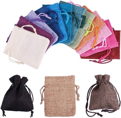 Pack van 15 Linnen / Hennep Tassen in 15 Kleuren met Rechthoekig Koord voor Trouwringen, Sieraden en Cadeaus, 9 x 7 cm