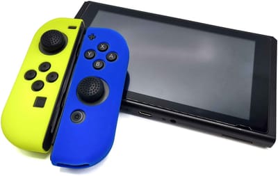Gadgetpoint - Hoesjes & Skins voor Nintendo Switch 1 - Performance Gaming Case - Soft Grip Covers - Anti-Slip Joy-Con Controller Accessoires - Blauw/Geel