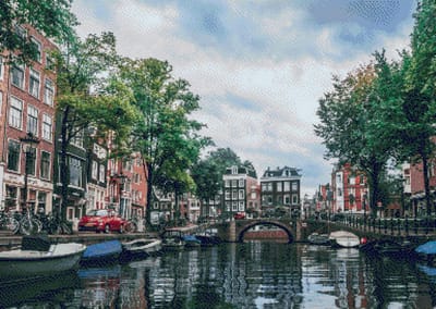 MyHobby Borduurpakket – Amsterdamse Gracht 70×50 cm - Aida borduurstof 5,5 kruisjes/cm (14 count) - Telpatroon - Borduurgaren - Borduurnaald - Handleiding - Voor Beginners & Gevorderden - Complete borduurset