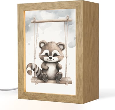 Nachtlampje 15x20 cm - Kinder lampje - Wasbeer - Dier - Kinderen - Tafellamp kinderkamer - Slaapkamer lamp - Bedlamp kinderen - Kinderlampje stopcontact - Wandlamp babykamer - Nachtlampjes