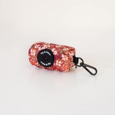 Pip & Palms - Honden Poepzakjeshouder Fallen Flowers - Rood - 9x5x5 cm - Incl. rol poepzakjes - Met Ritssluiting - Poepzakhouder - Poepzakjesdispenser