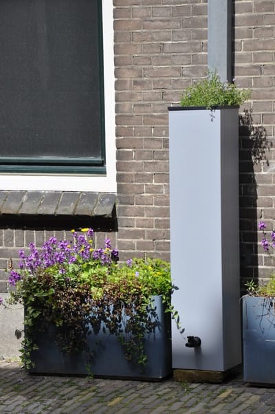 De StadsTon Biodivers - Regenton - Klimaatadaptatie - Regenwater opvangen - Plantenbak - Recycled - Circulair - Grijs - 125 L