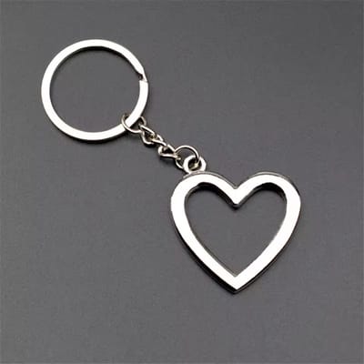 New Age Devi - Hartvormige Sleutelhanger - Zilver kleurig - Het perfecte Valentijnscadeau voor liefde, romantiek en vriendschap!