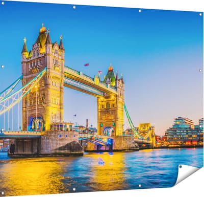 Gards Tuinposter Tower Bridge in Londen met Verlichting - 150x120 cm - Tuindoek - Tuindecoratie - Wanddecoratie buiten - Tuinschilderij