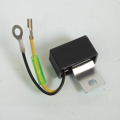 spanningsgelijkrichter rsm voor bromfiets mbk 50 51 hard rock av10 / 12v 2 draden nieuw