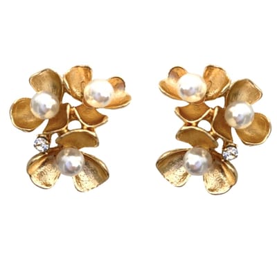 Clip oorbellen -bloem- goudkleurig- Synthetische-parel- extra groot- geen gaatje- Charme Bijoux