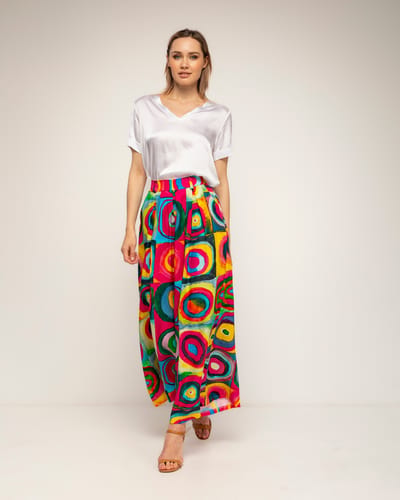 Veelkleurige geprinte pantalon met plooien, zakken, elastische taille aan de achterkant en een omslag