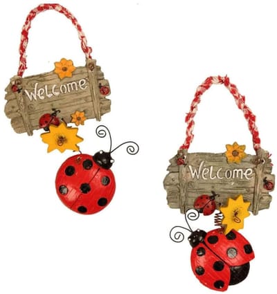 Cosensi- Welkomstbord Lieveheersbeestje - Deurhanger - Buiten/Binnen Decoratie - Weerbestendig - Zonnebloemontwerp - Vakantiehuisdecoratie - Delicaat Ornament
