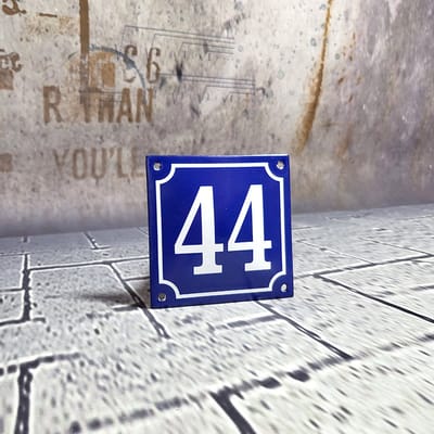 Emaille huisnummer blauw/wit nr. 44
