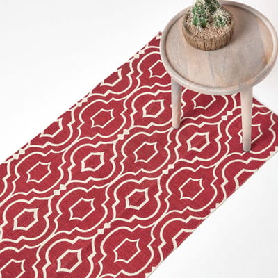 Homescapes Riga bedrukt katoenen vloerkleed met rood en wit patroon, 66 x 200 cm