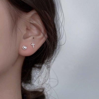 925 Sterling Zilver Hart Kruis Asymmetrische Kleine Oorknopjes voor Vrouwen Mode Dagelijkse Sieraden Cadeaus Nieuwe Aankomsten S-E1304 black