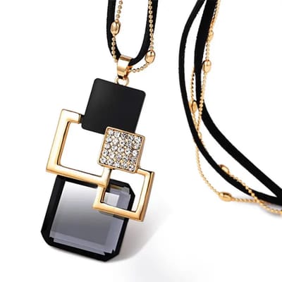 Zwart-goudkleurige ketting voor dames met geometrische hanger en grijze steen – ketting met hanger