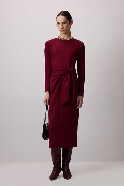 Touché Privé - Gebreide jurk met strikceintuur - Bordeaux - Dames