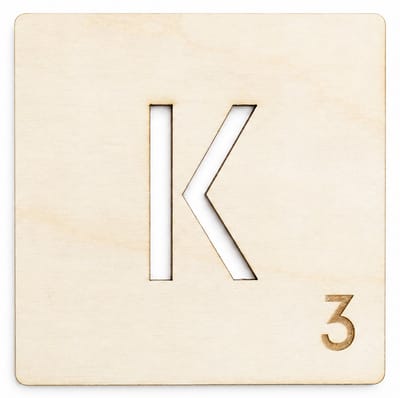 Houten wanddecoratie - Wooden wall decoration | Lettertegel “K” | 11cm | Licht hout - Natural wood | Muurdecoratie - Wall art - Woordfeud - Wordfeud - Letterspel - Scrabble letter - Naamblokjes - Letterblokken - Tile