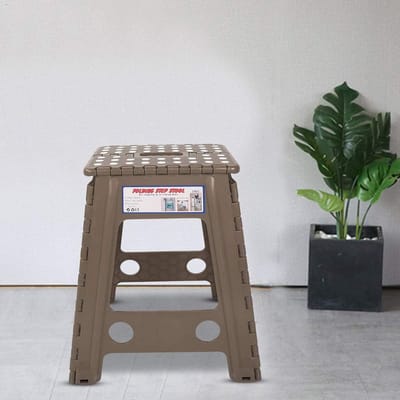Opvouwbare Kruk - Opstapkruk Vouwkruk - Veelzijdig Gebruik - Antislip Mat Oppervlak - 29x22x45 cm - Donkere Koffie