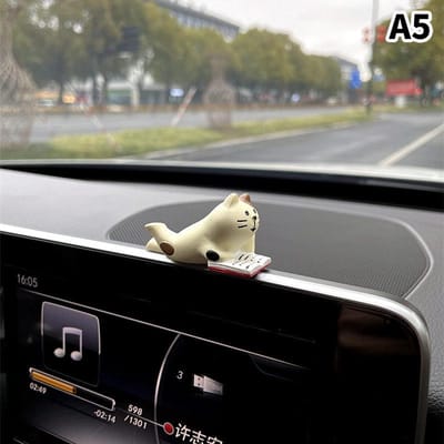 Schattige auto-interieurdecoratie-ornamenten Mini-kattenactiefiguur Auto-dashboard Achteruitkijkspiegeldecoratie Auto-accessoires