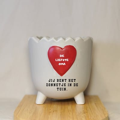 Cadeau oma – Beige plantenpot met tekst De liefste oma – Bloempot 12,5 x 12,5 cm – Oma verjaardag cadeau