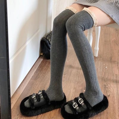 Sokken Dames Herfst en Winter Dik Warm Effen Kleur Kniehoge Kousen Zwart Wit Verticale Strepen Dijhoge Sokken voor Dames One Size black