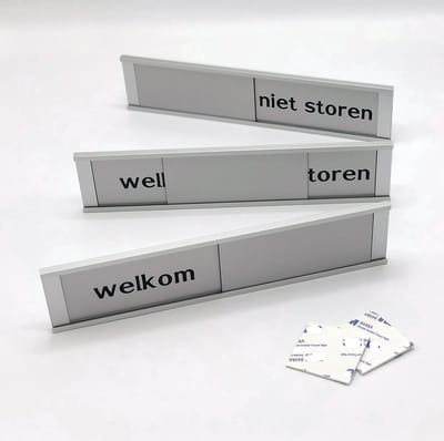 Schuifbordje Welkom - Niet Storen - 255 mm x 57 mm - Bevestiging twee dubbelzijdige stickers - Promessa-Design.