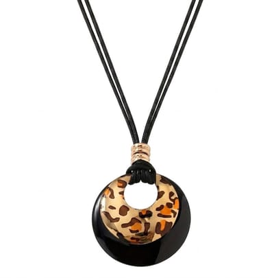 Zwart- en panterprint ketting voor dames met ronde hanger – koordketting met opvallend patroon – ketting met hanger