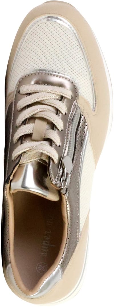 Sneakers met veters