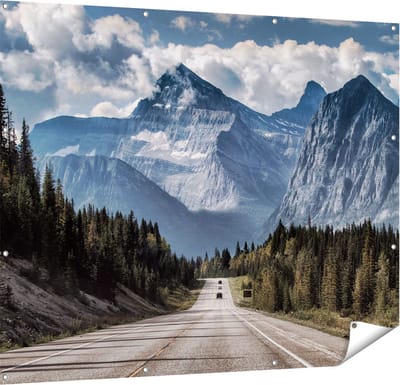 Gards Tuinposter Weg voor de Grote Berg in het Bos - 150x120 cm - Tuindoek - Tuindecoratie - Wanddecoratie buiten - Tuinschilderij
