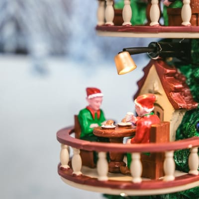 Lemax the tannenbaum tower christmas shops verlicht kersthuisje Santa's Wonderland 2025