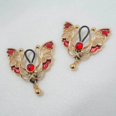 Sylvie Monthulé | Gold Nipple Clamp and Nipple Jewelry | Butterfly