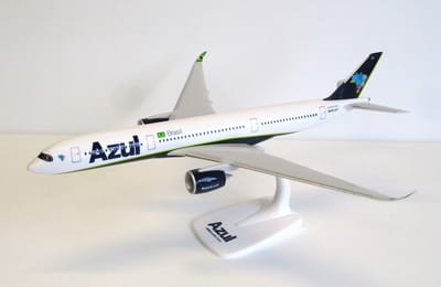 schaalmodel vliegtuig Azul Brazilian Airlines Airbus A350-900 schaal 1:200 lengte 33,40cm