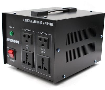 Krachtige 2000W Spanning Omvormer voor 220V naar 110V, Ideaal voor Reis, Elektrische Apparaten en Apparatuur